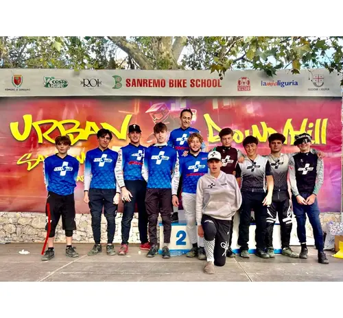 CHE SQUADRA! Il Team Piùsport Trionfa all'Urban Downhill Sanremo