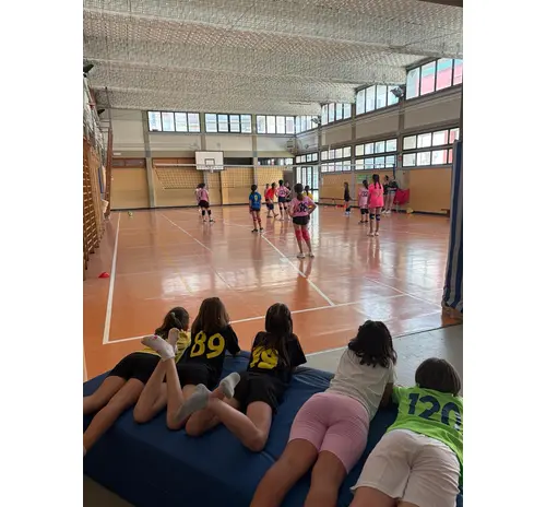 La pallavolo entra a scuola